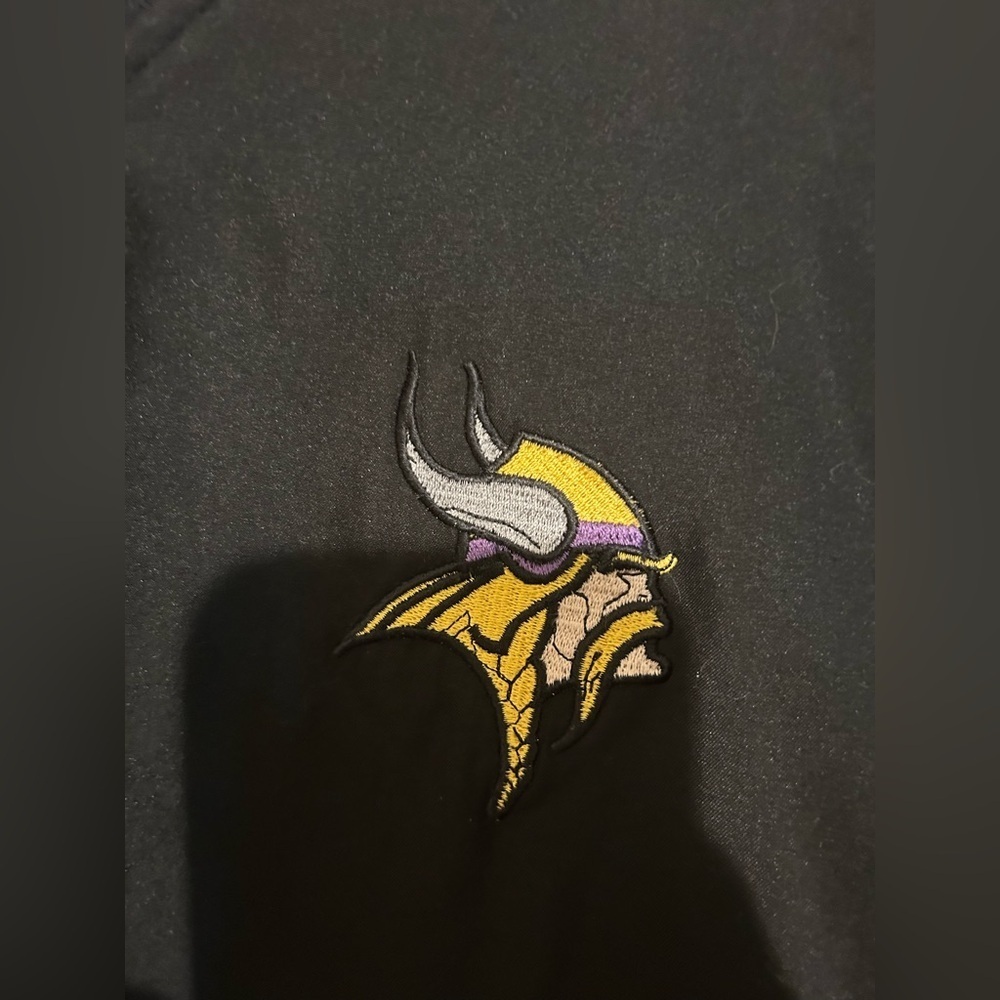 Minnesota Vikings Men’s golf pullover. Brand PGA Tour. Size large - Picture 2 of 10